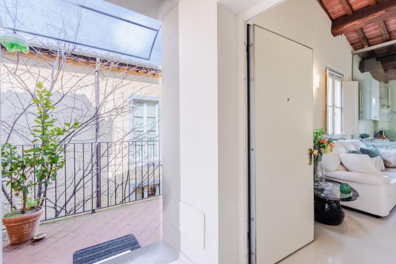 Helene Smart Flat With Elevator Inside Lucca Apartment Exterior photo